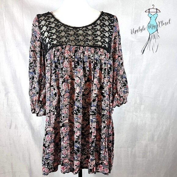 En Creme lace yoke cross back floral tunic top size medium - Picture 1 of 5